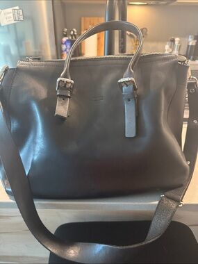 M0851 Extra Large Crossbody